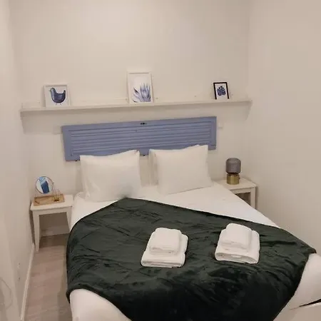 Appartamento Alfama's Hidden Terrace Gem Lisbona