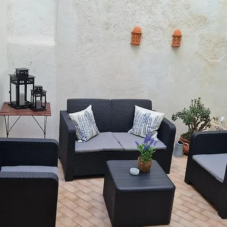 Alfama's Hidden Terrace Gem Apartman *