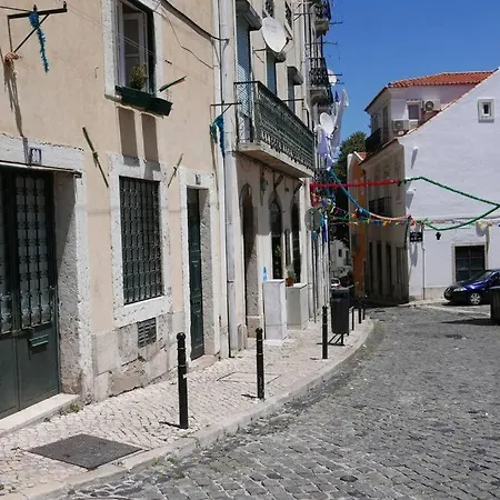 Daire Alfama's Hidden Terrace Gem *